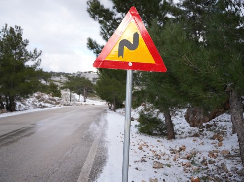 Χιονόπτωση στη Βόρεια Χίο - Που απαιτείται προσοχή