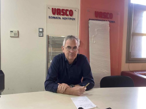 Ανακυκλώνουν εξαγγελίες, όχι λύσεις