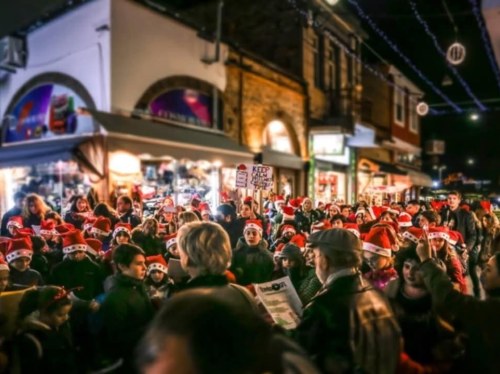 Γιορτάστε τα Χριστούγεννα με τα παιδιά του Τραυλού!