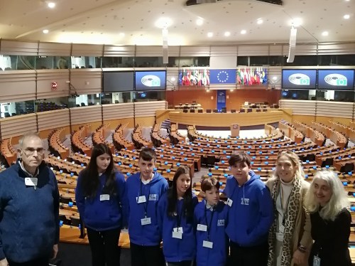Μαθητές του 7ου Δημοτικού Χίου ξεναγήθηκαν στο Ευρωπαϊκό Κοινοβούλιο