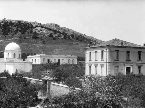 Μερική άποψη του Συγκροτήματος με τον Ιερό Ναό των Αγίων Αναργύρων.
