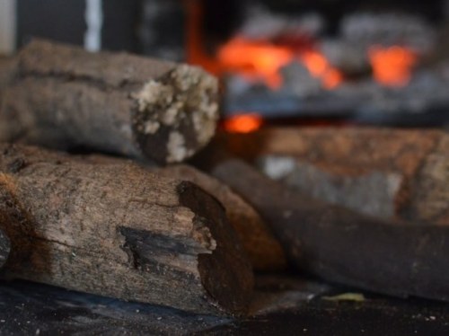 Ξύλα για τον χειμώνα στους πιο ευάλωτους