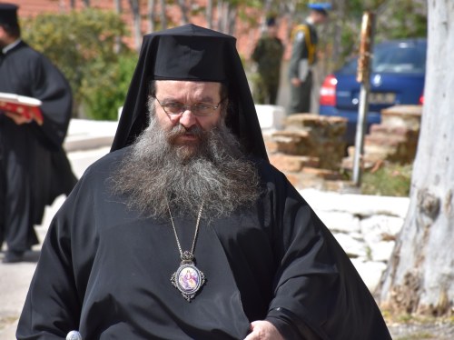 Υποτροφία φοίτησης για τέκνο τρίτεκνης οικογένειας από την Ιερά Μητρόπολη Χίου