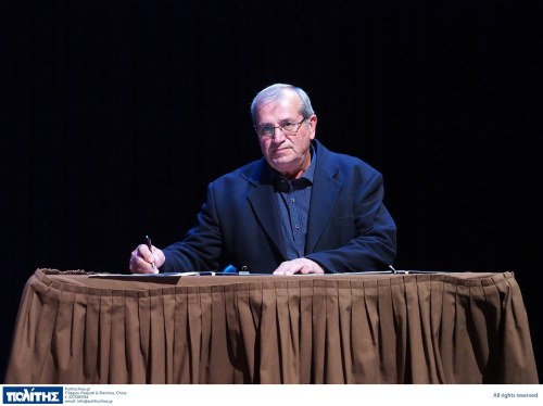 Ρήξη Μαλαφή – Τρικύλα για τον εορταστικό διάκοσμο