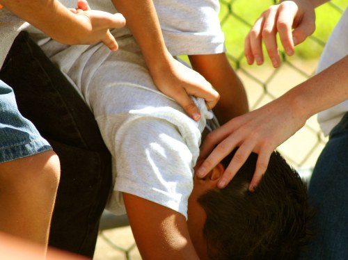 Η βία των νέων δεν είναι μόνο ατομική παρεκτροπή, είναι πολιτική αποτυχία!