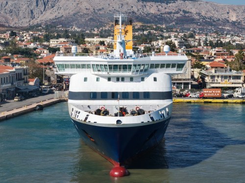 Εκπτώσεις σε ακτοπλοϊκά και αεροπορικά εισιτήρια για αναπληρωτές εκπαιδευτικούς την περίοδο των Χριστουγέννων