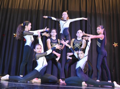 Φως, παιδικά χαμόγελα και γυμναστική